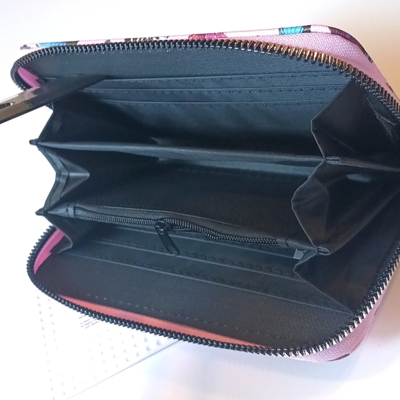 Butterflies pink wristlet wallet 4 × 6. 5 zip around womens wallet - Picture 4 of 7